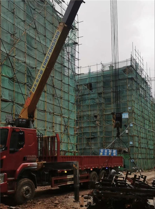 双牌县“慢工细活”—— 吊车的 “微动控制” 技术